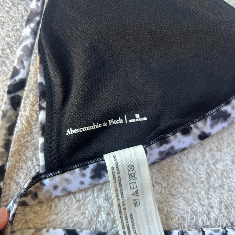 Abercrombie & Fitch Triangle Bikini Top Size Small Black White Tie-dye NWOT